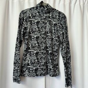 New Black & White Abstract Floral Print Mock Neck Long Sleeve T-Shirt Size Small